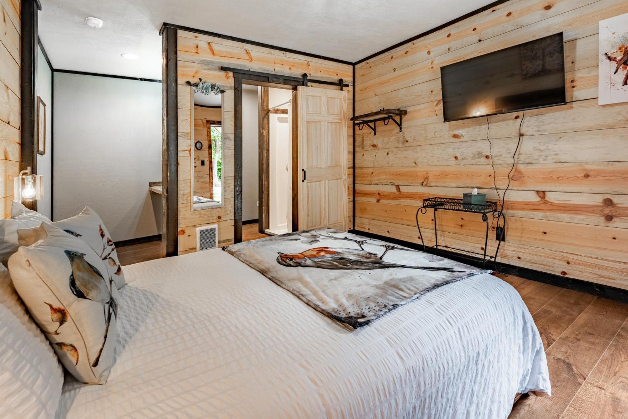 Hotel Village *